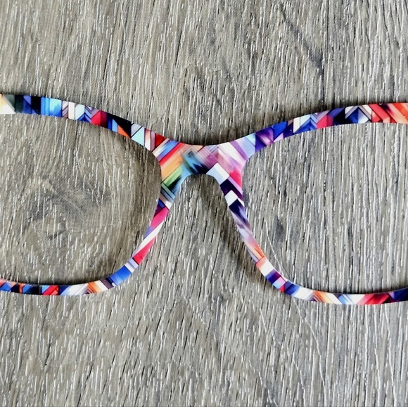 WANDA TOPPER On GLOSS WHITE Geometric Pattern Acrylic Topper By Myni Made NEW - Picture 1 of 3
